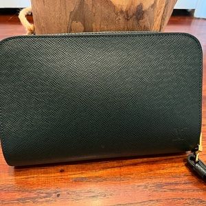 Louis Vuitton Epi Clutch Pochette Homme